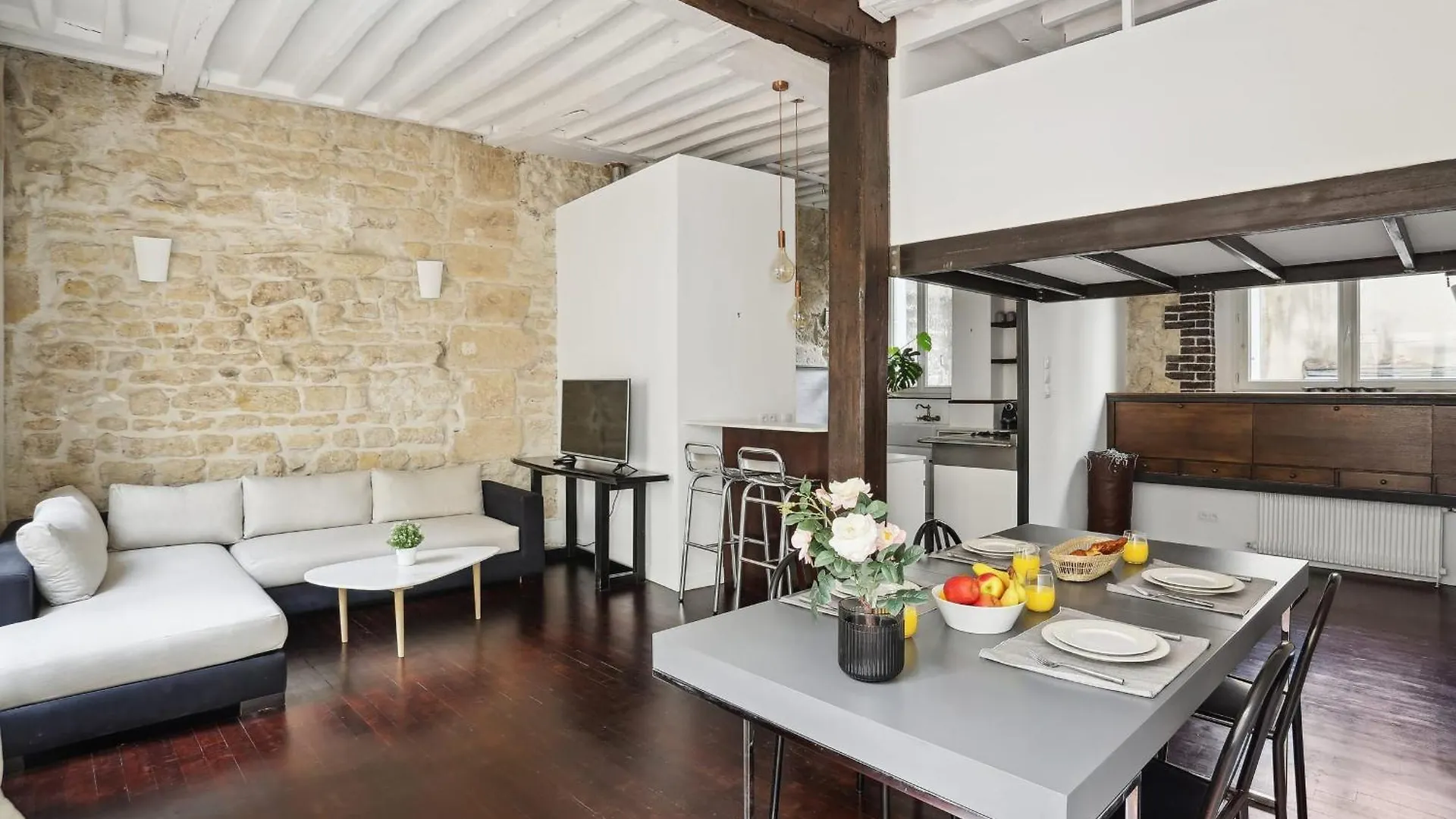 Saint Germain & Buci - 2Br - Cityapartmentstay Paris Apartment